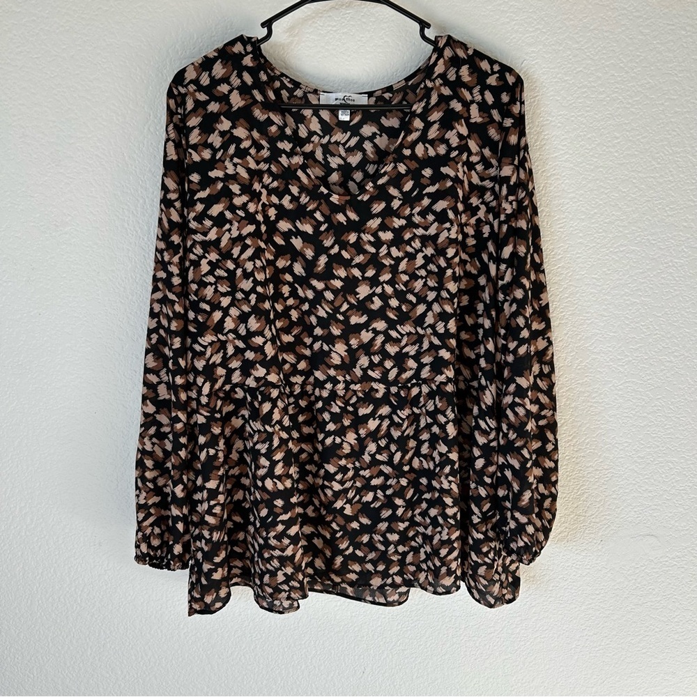 Moa Moa Woman’s 1X Black and Tan Patterned Flowy Lightweight Sheer Blouse